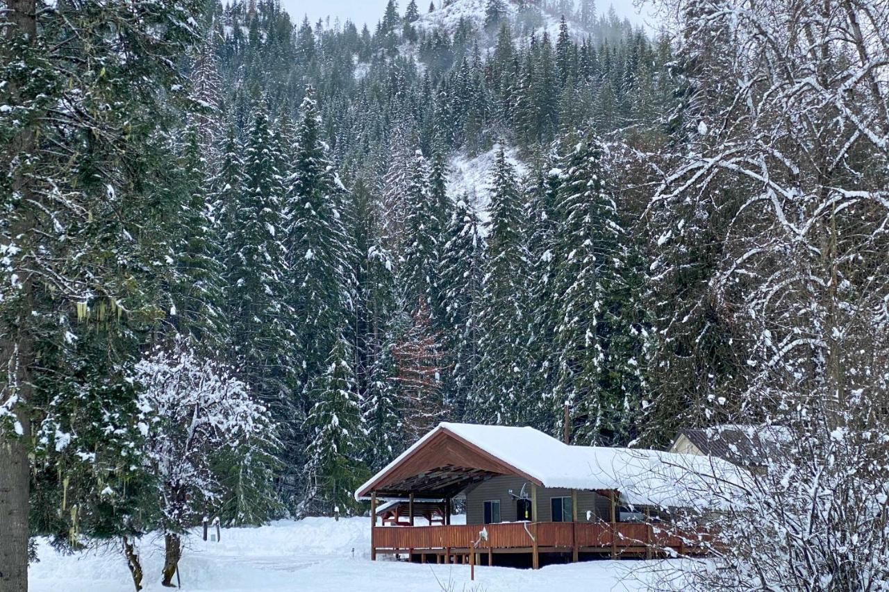 Private 2-Acre Retreat With Mtn Views, Walk To River Saint Maries 외부 사진