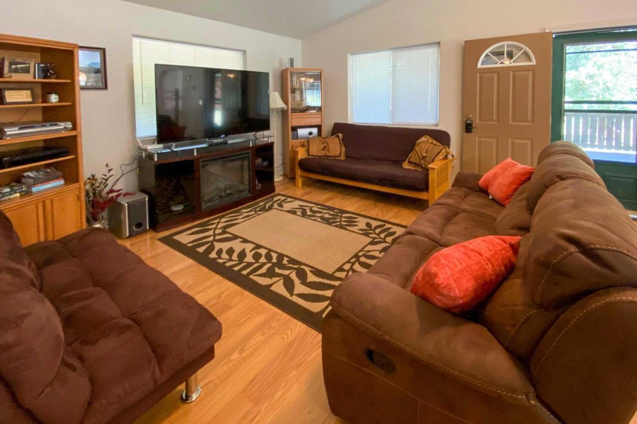 Private 2-Acre Retreat With Mtn Views, Walk To River Saint Maries 외부 사진